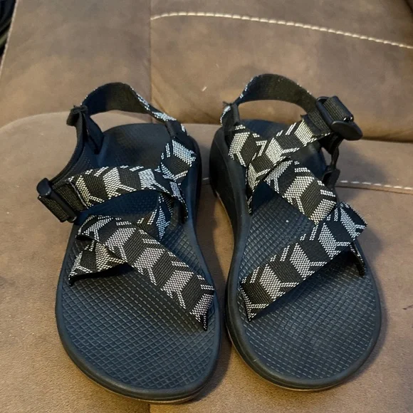 Chaco | Shoes | Chaco Black And Gray Adventure Sandals  display picture 2